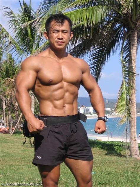 chinese bodybuilder naked